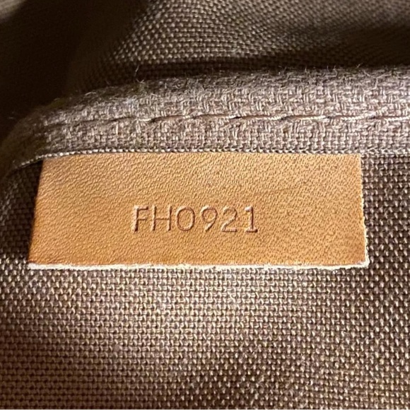 Louis Vuitton Saumur 35 - Picture 4 of 8